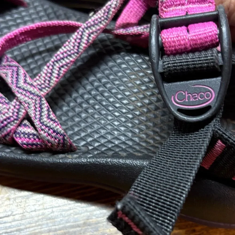 Chaco Pink Sandals‎ Size 1